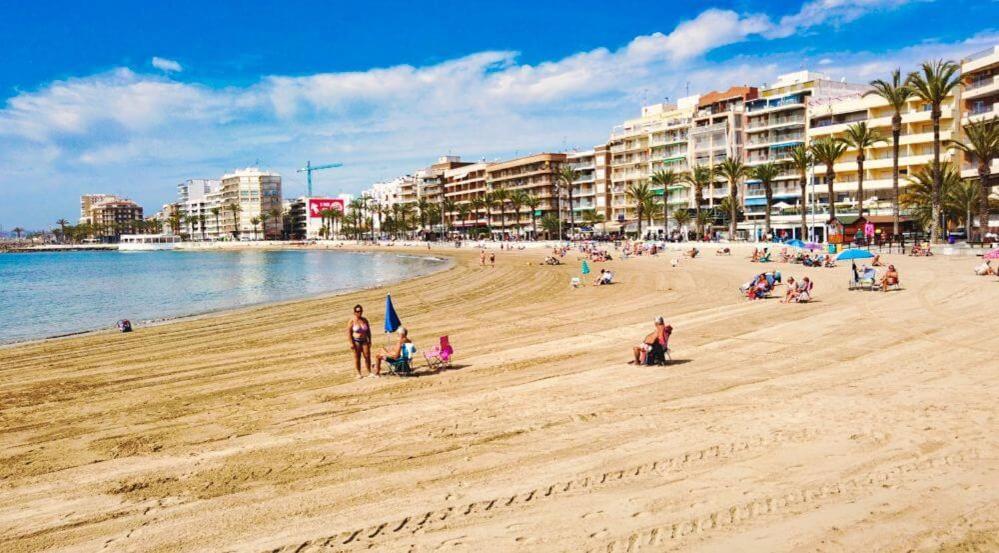 Piso En El Centro Apartamento Torrevieja Exterior foto